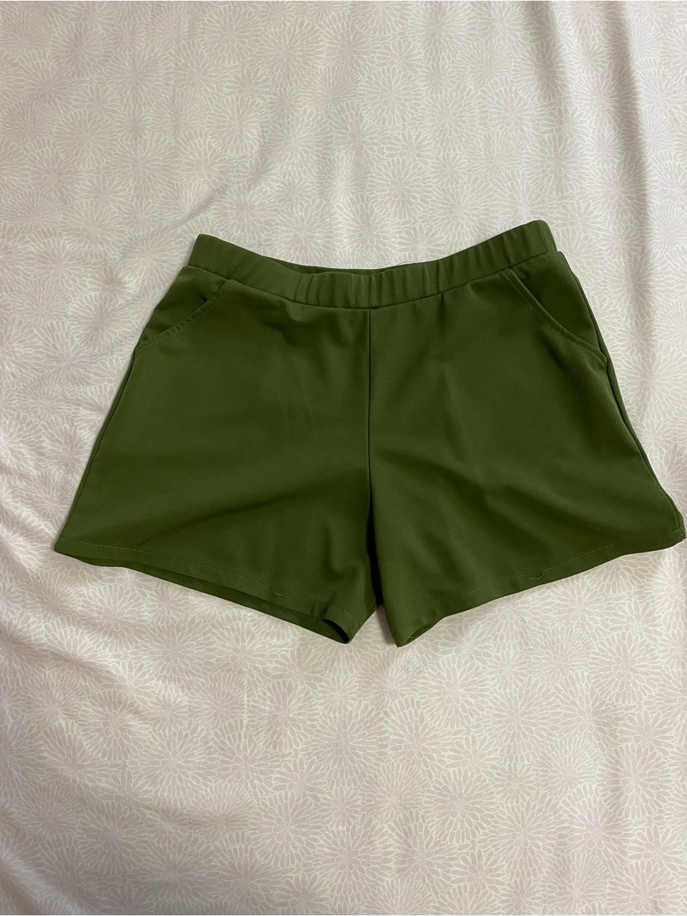 Women's Olive Athletic Pull-On Shorts with Side Pockets